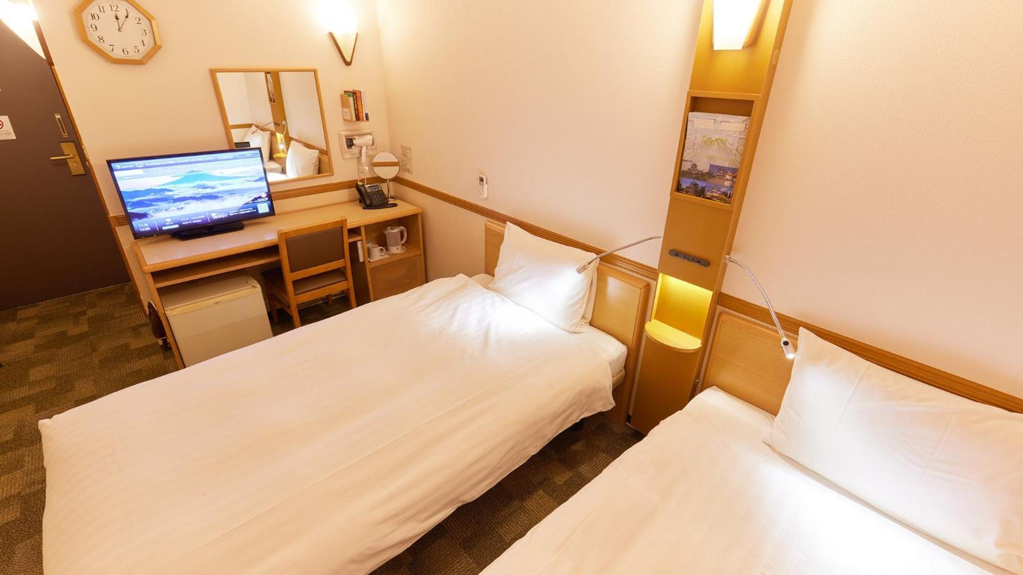 Toyoko Inn Chiba Minato Ekimae Room photo